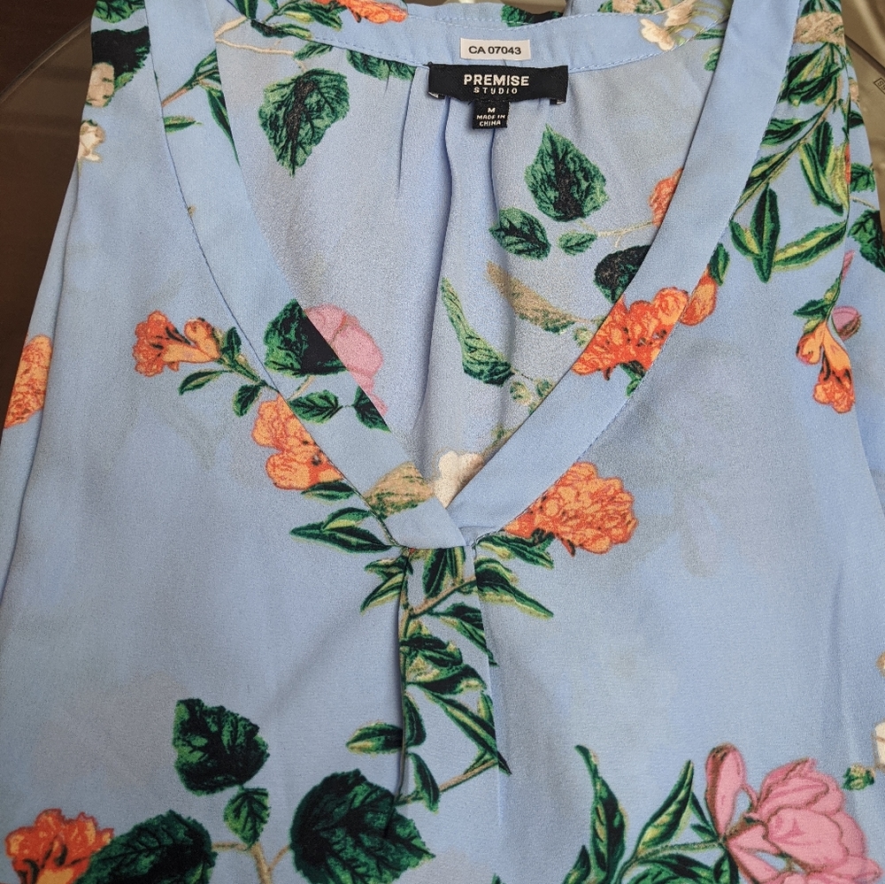 Blouse - Picture 2 of 6